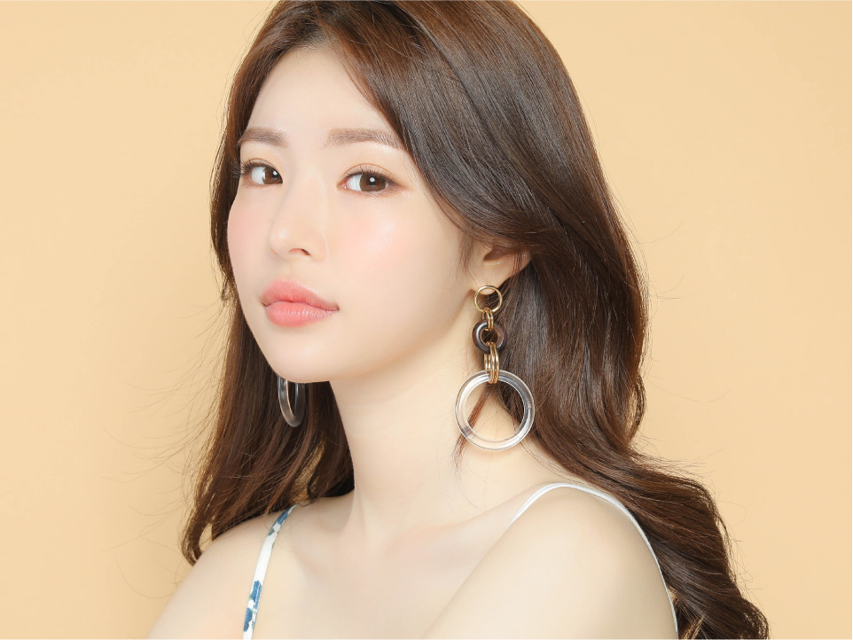 Ann365 1 Day Ann Brown 曙光啡上眼圖
